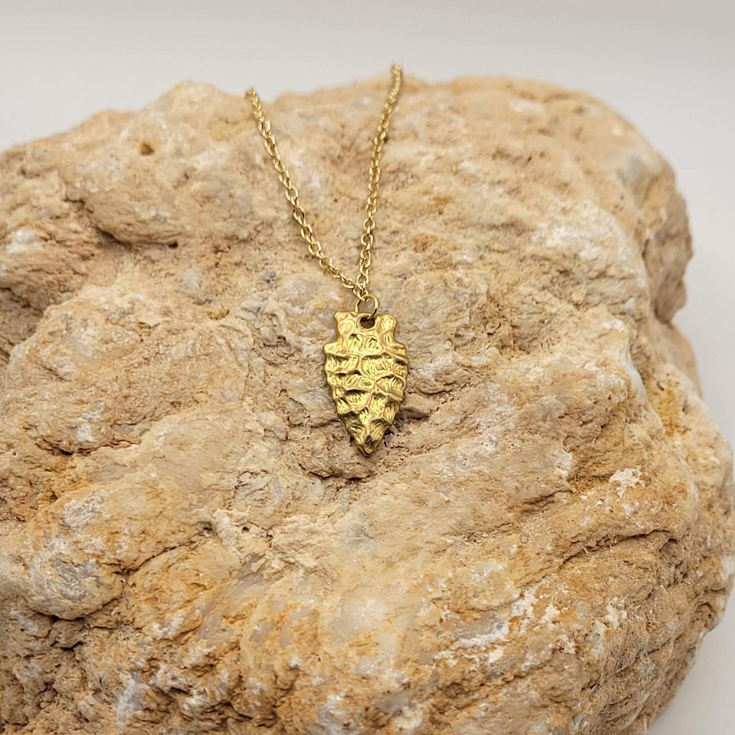 gold plated arrowhead necklace pendant